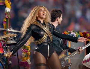 Beyonce owns the crowd during her Super Bowl Halftime Performance